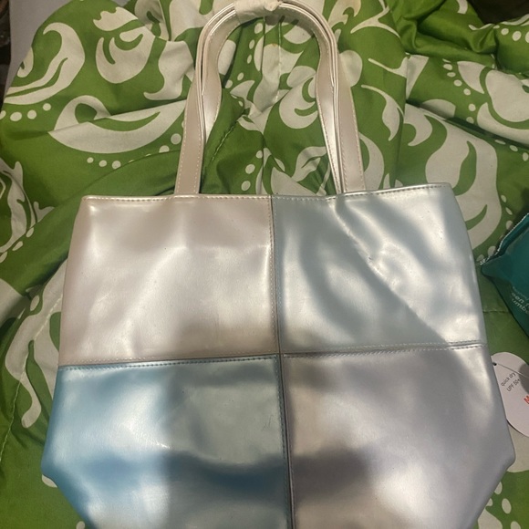 Avon vintage tote kept sealed - Picture 4 of 4